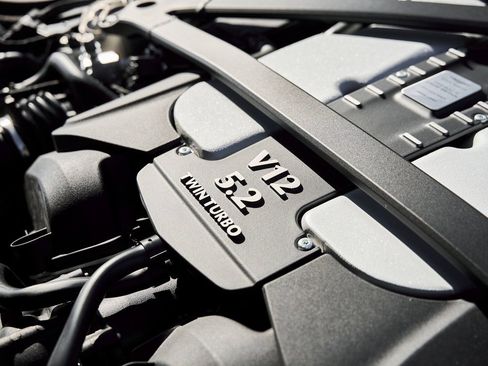 Used 2023 Aston Martin DBS Volante image 23