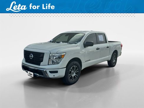 Used 2023 Nissan Titan SV image 1