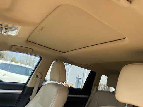 Used 2015 Toyota Highlander XLE image 11