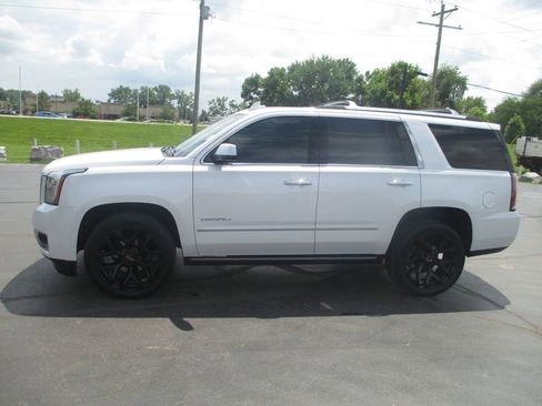 Used 2020 GMC Yukon Denali AWD/4WD image 9