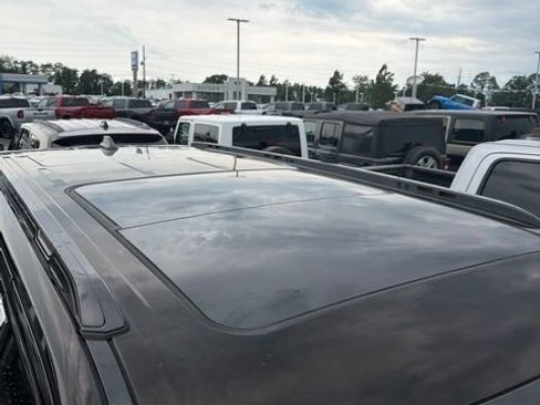 Used 2022 Jeep Grand Wagoneer Series II AWD/4WD image 5