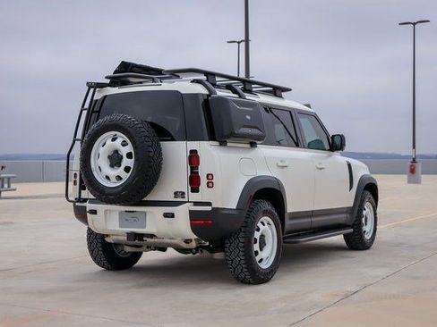Used 2024 Land Rover Defender 110 S image 5