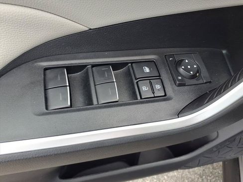 Used 2025 Toyota RAV4 XLE w/ Convenience Package AWD/4WD image 26