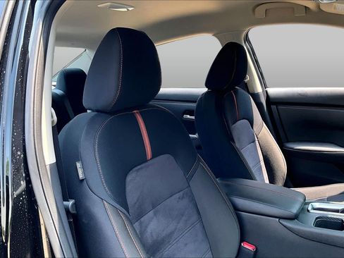 Certified 2025 Nissan Sentra SR w/ Midnight Edition FWD image 9