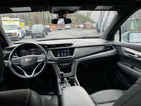 Used 2024 Cadillac XT6 Luxury image 31