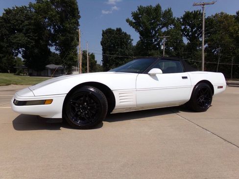 Used 1992 Chevrolet Corvette Convertible RWD image 4