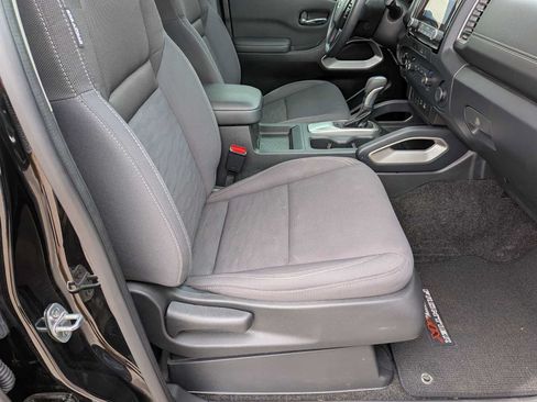 Used 2022 Nissan Frontier SV AWD/4WD image 19