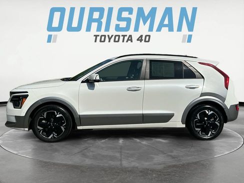 Used 2023 Kia Niro Wave w/ Wave Preserve Package FWD image 4