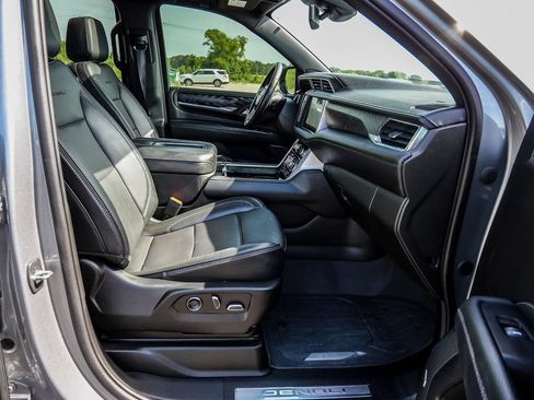 Used 2023 GMC Yukon Denali AWD/4WD image 17