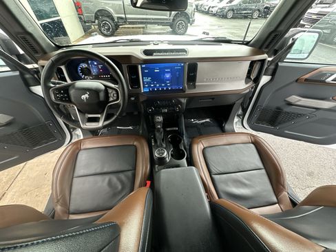 Used 2023 Ford Bronco Outer Banks w/ Sasquatch Package AWD/4WD image 31