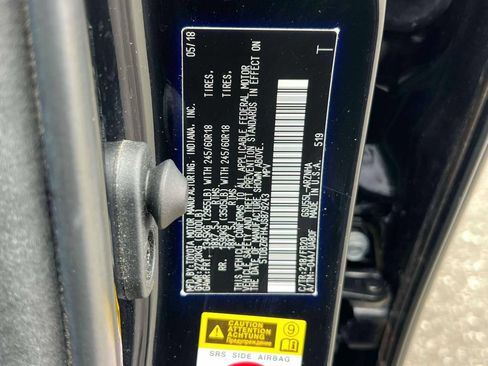 Used 2018 Toyota Highlander LE AWD/4WD image 19
