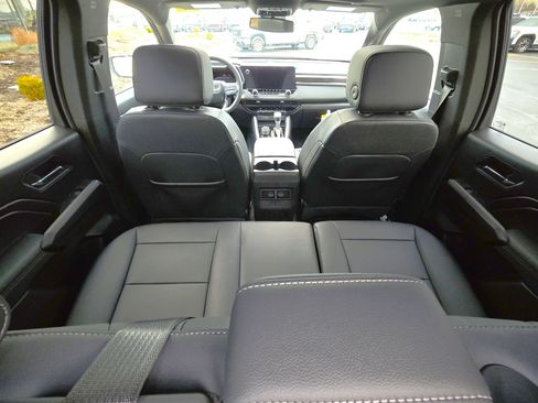 New 2026 GMC Canyon Elevation w/ Convenience Package image 18