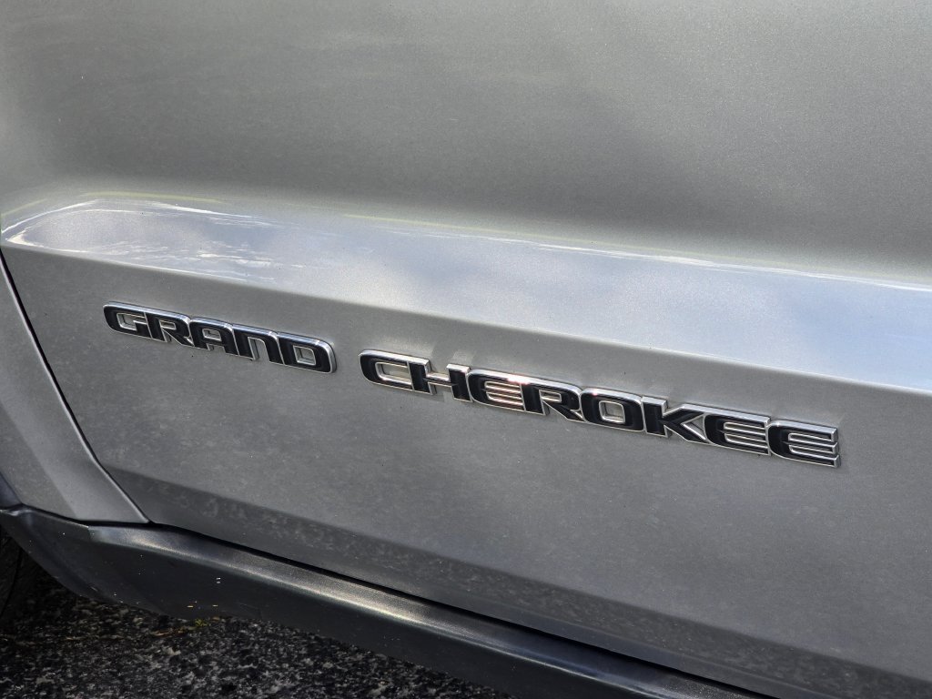 Used 2017 Jeep Grand Cherokee Limited w/ Luxury Group II AWD/4WD image 13