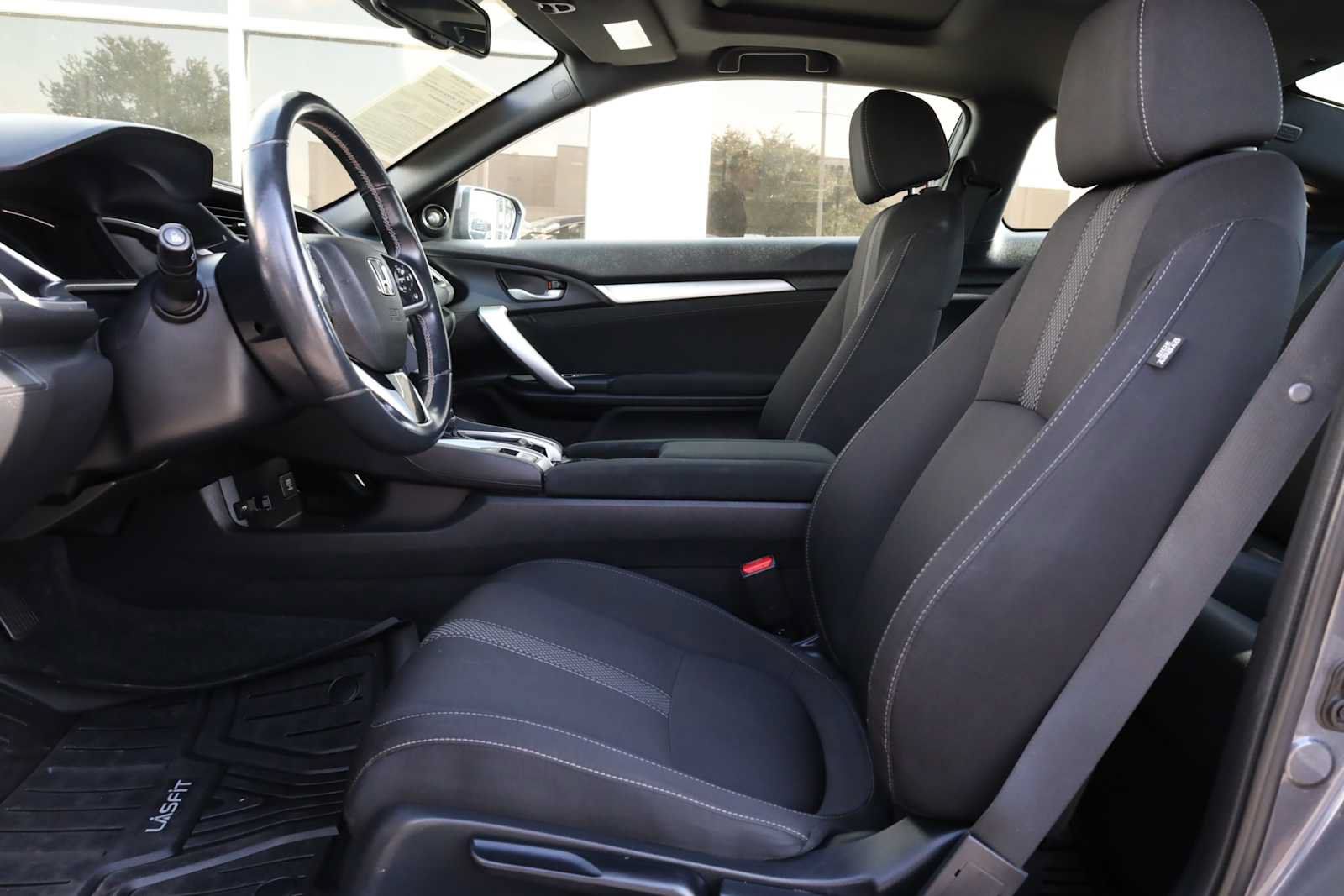 Used 2019 Honda Civic EX image 4