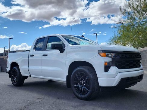 Used 2025 Chevrolet Silverado 1500 Custom RWD image 3