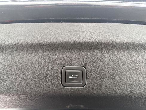 Used 2023 Chevrolet Suburban Premier image 44