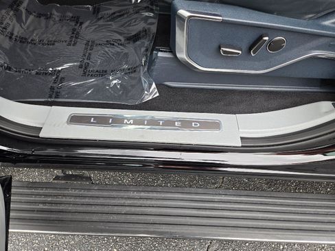 Used 2023 Ford F150 Limited image 32