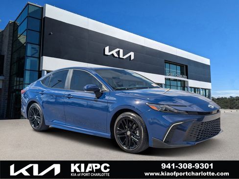 Used 2026 Toyota Camry SE w/ Convenience Package image 1