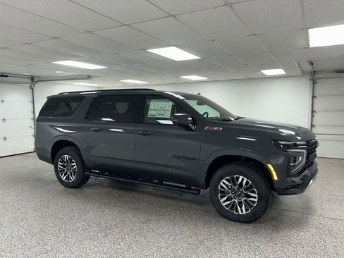 New 2026 Chevrolet Suburban Z71 w/ Comfort Package AWD/4WD image 1