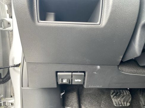 New 2025 Nissan Versa SV w/ Trunk Package image 22