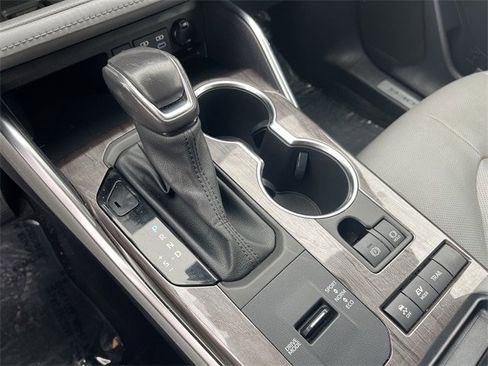 Used 2022 Toyota Highlander Limited image 22