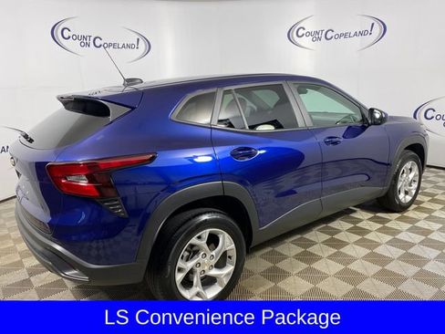 Certified 2024 Chevrolet Trax LS w/ LS Convenience Package FWD image 8
