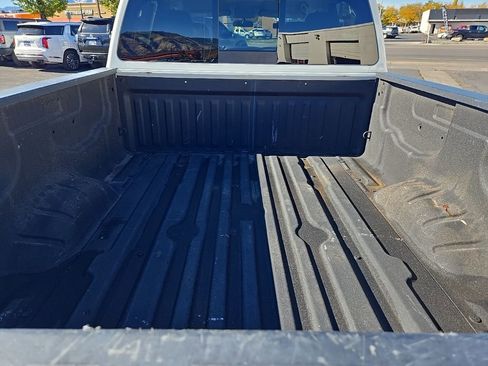 Used 2017 Nissan Titan S image 23