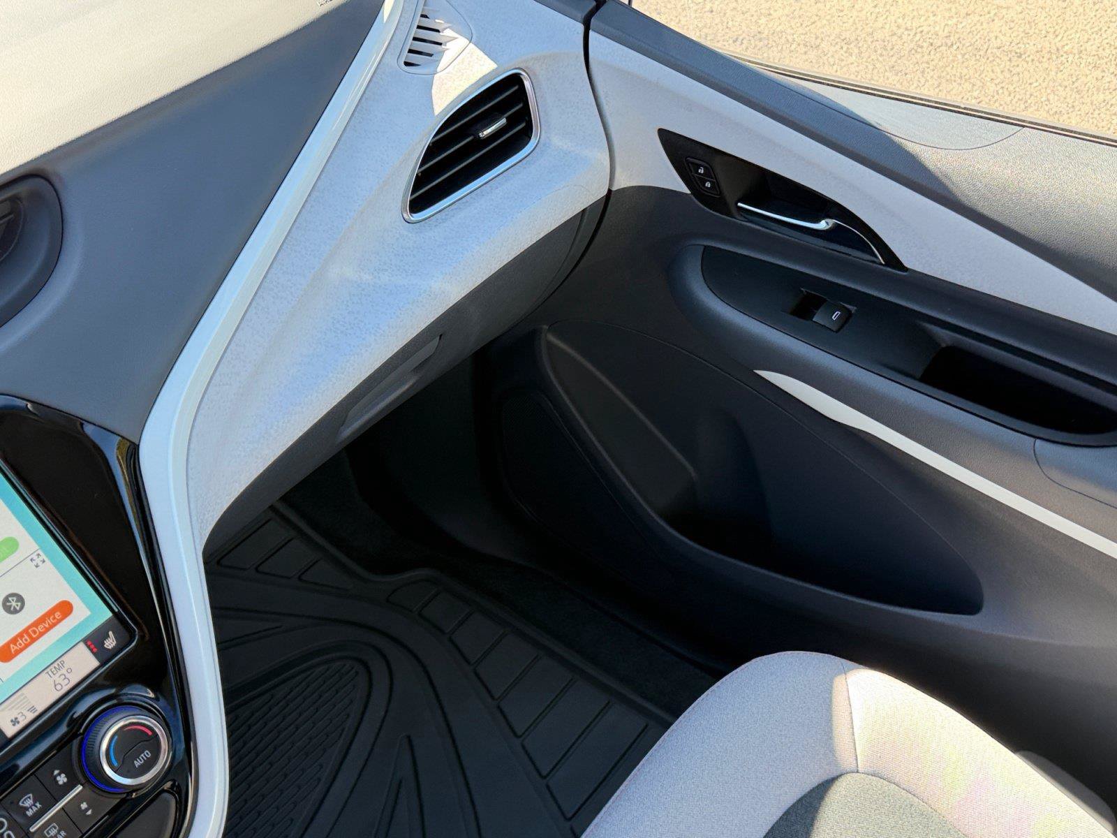 Used 2020 Chevrolet Bolt LT FWD image 29