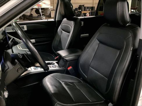 Certified 2021 Ford Explorer Limited w/ Class III Trailer Tow Package AWD/4WD image 24