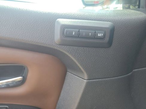 Used 2023 Nissan Titan Platinum Reserve w/ Moonroof Package AWD/4WD image 14