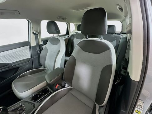 Used 2022 Volkswagen Taos S image 19