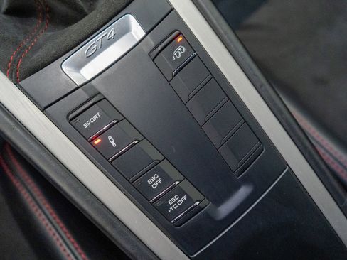 Used 2016 Porsche Cayman GT4 image 29