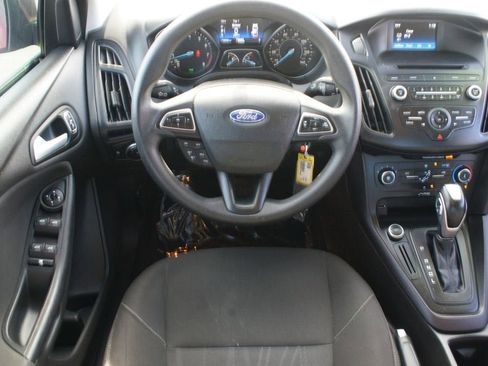 Used 2015 Ford Focus SE image 5