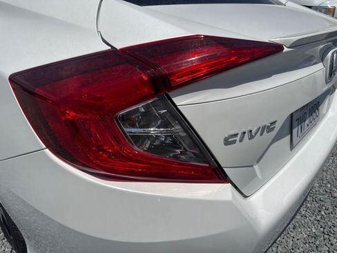 Used 2017 Honda Civic Touring image 13