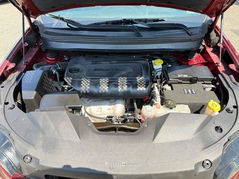 Used 2019 Jeep Cherokee Latitude Plus w/ Comfort/Convenience Group AWD/4WD image 72