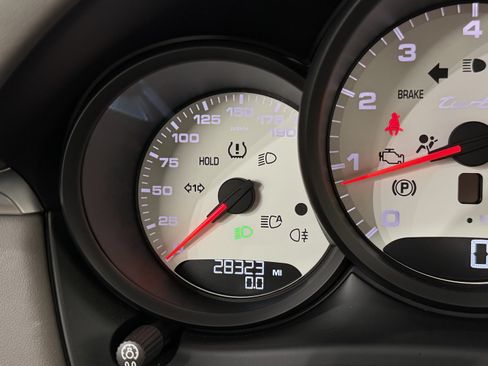 Certified 2021 Porsche Macan Turbo AWD/4WD image 56