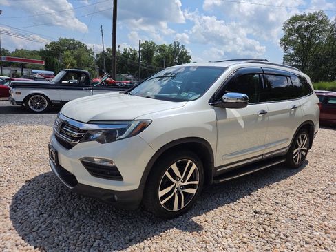 Used 2017 Honda Pilot Elite image 2