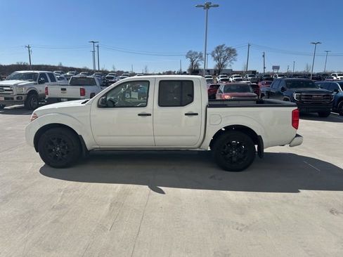 Used 2018 Nissan Frontier SV w/ Value Truck Package image 6