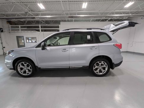 Used 2017 Subaru Forester 2.5i Touring AWD/4WD image 12