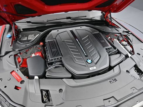 Used 2022 BMW M760i xDrive w/ Luxury Rear Seating Package AWD/4WD image 38