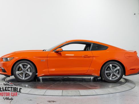 Used 2016 Ford Mustang GT Premium w/ Equipment Group 401A RWD image 11