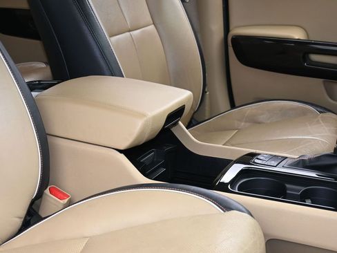 Used 2016 Kia Sedona SX Limited image 57