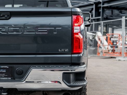 Used 2020 Chevrolet Silverado 2500 LTZ w/ LTZ Premium Package image 12