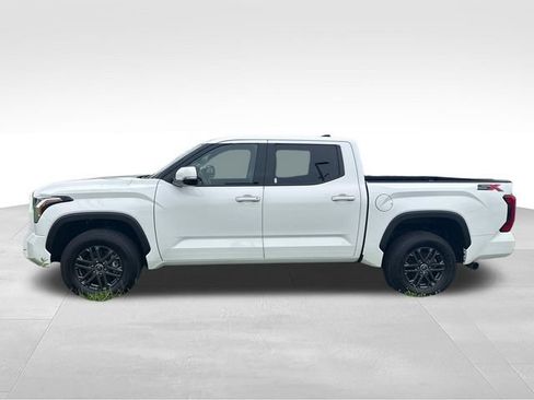 Used 2023 Toyota Tundra SR5 w/ SR5 Convenience Package AWD/4WD image 2