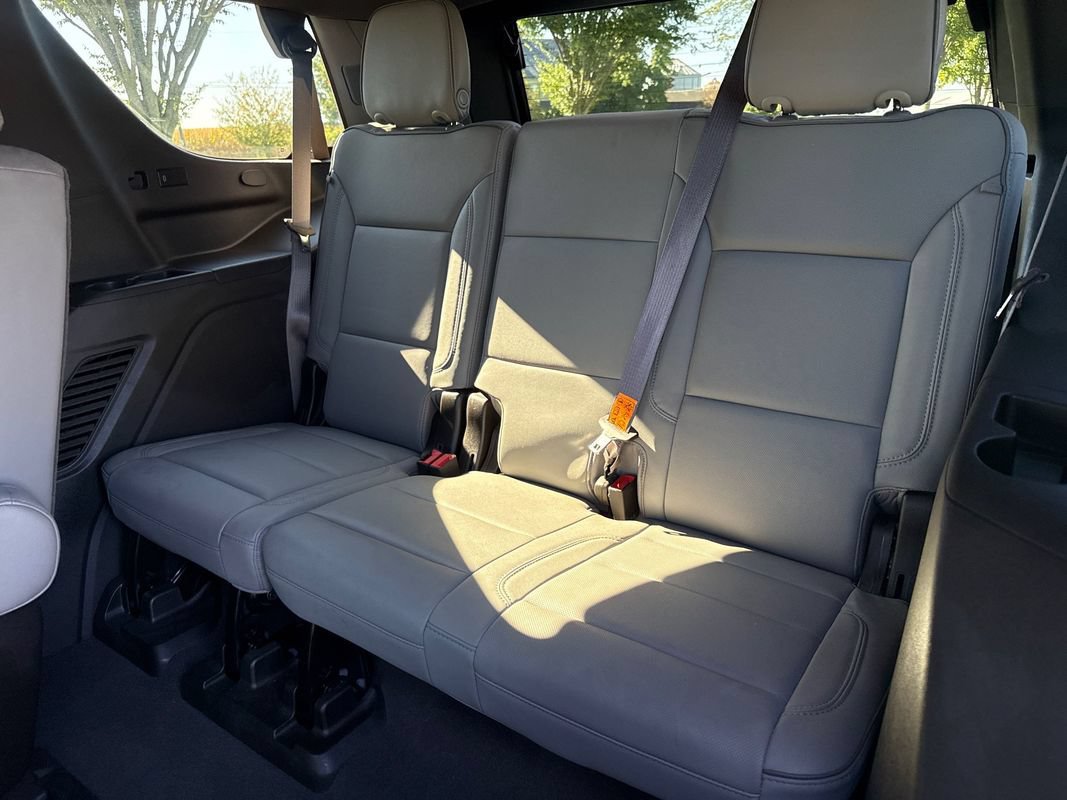 Used 2023 GMC Yukon SLT w/ SLT Premium Package AWD/4WD image 11
