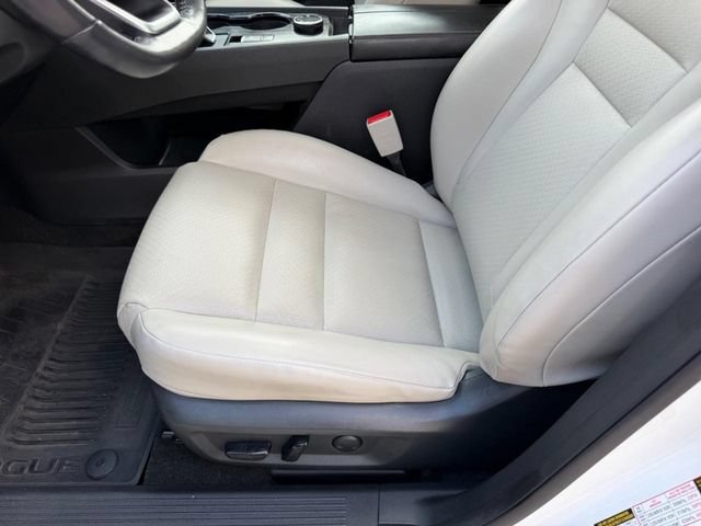 Used 2023 Nissan Rogue SV w/ SV Premium B Package AWD/4WD image 19