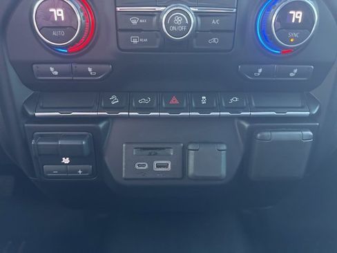 Used 2020 Chevrolet Silverado 2500 LTZ w/ Z71 Off-Road Package image 22