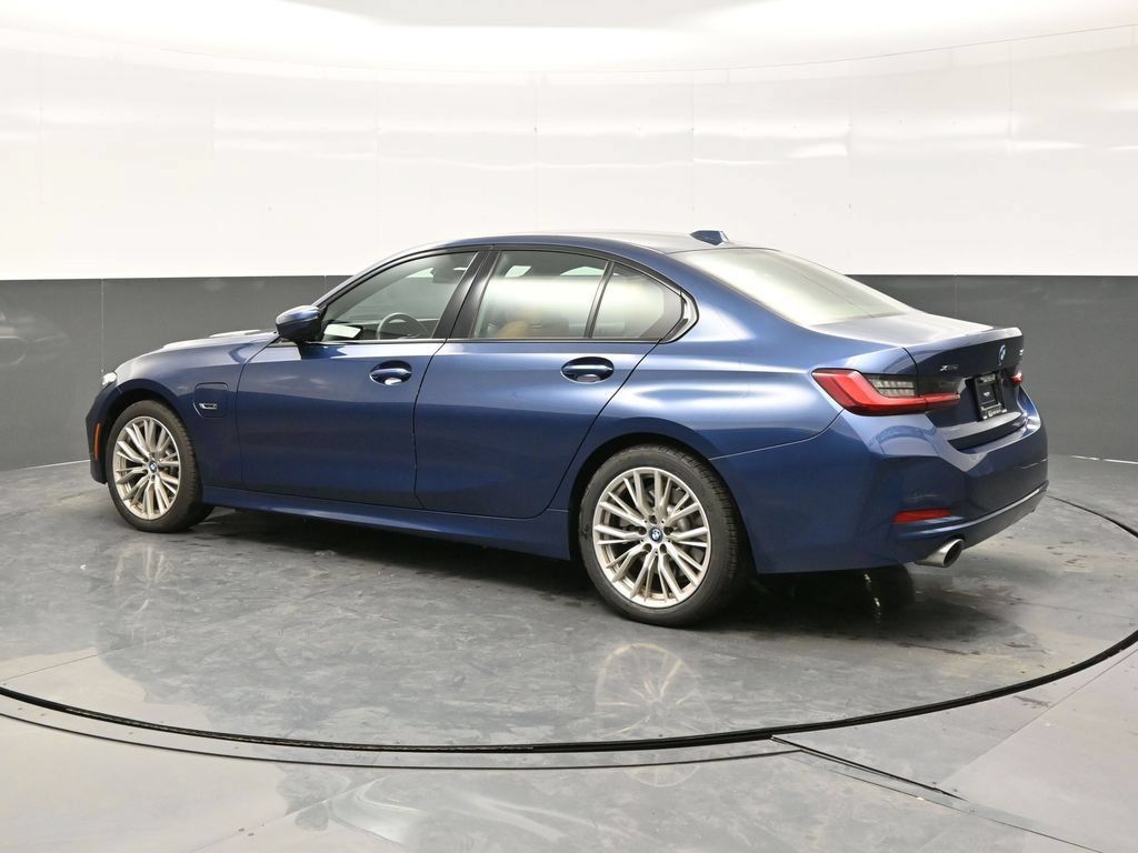 Used 2023 BMW 330e xDrive w/ Premium Package AWD/4WD image 4