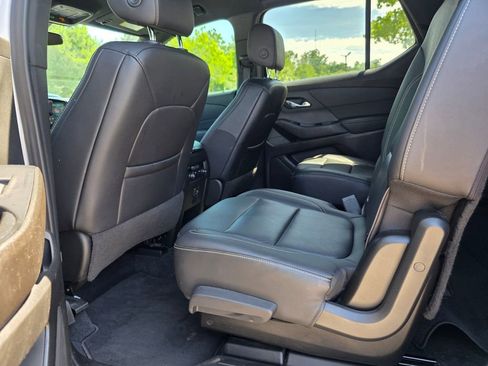 Certified 2023 Chevrolet Traverse LT FWD image 31