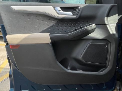 Used 2020 Ford Escape SE image 35